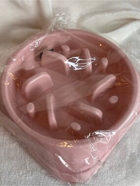 Slow Feeder Pet Bowl for Small Pets - Pink